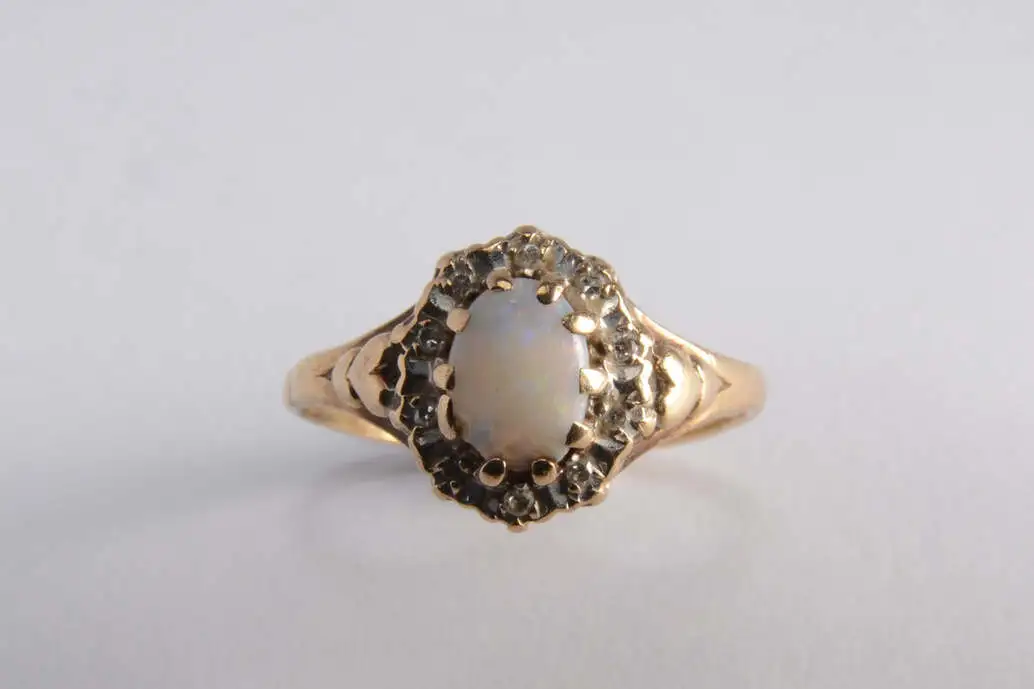 9ct Yellow Gold Opal Diamond Vintage Ring
